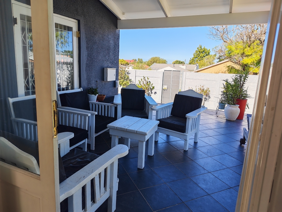 3 Bedroom Property for Sale in Palmiet Western Cape